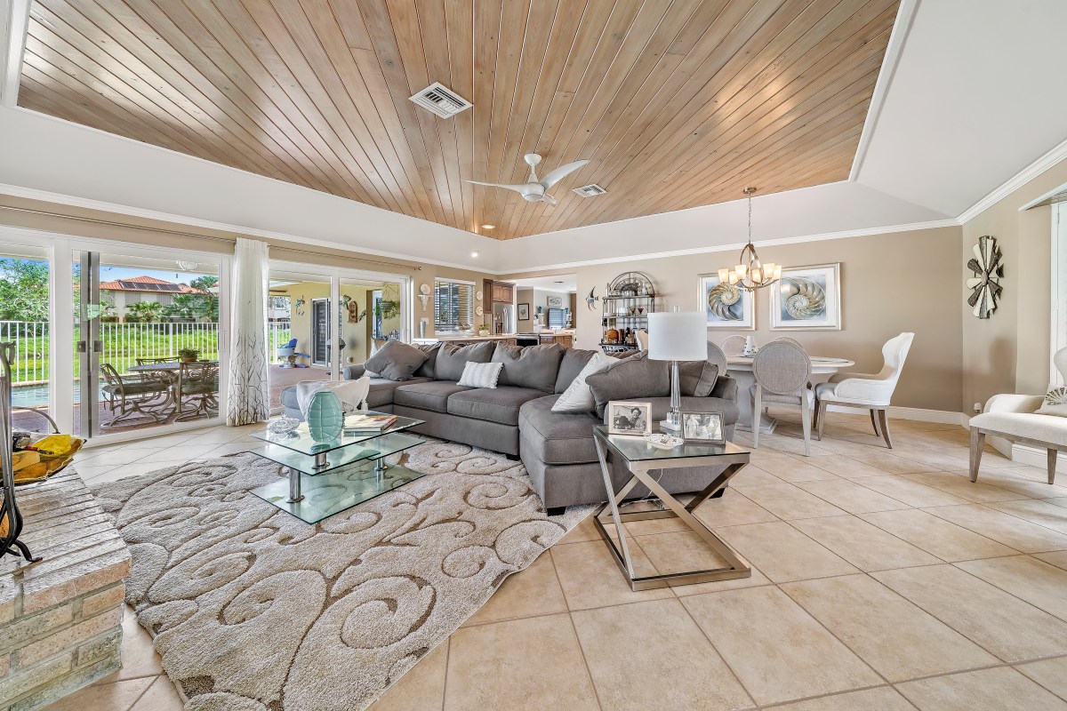 Sell your house with video walk&nbsp;trough!